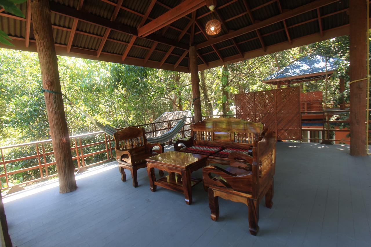 Jj Beach Resort & Jj Seafood Koh Phayam Exterior photo